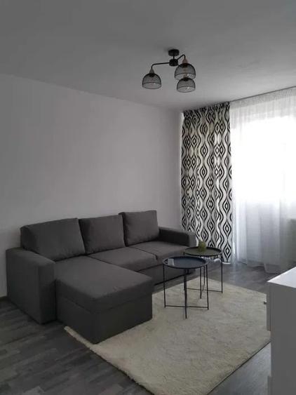 Apartament cu 2 camere decomandat, mobilat în Eroii Revoluției