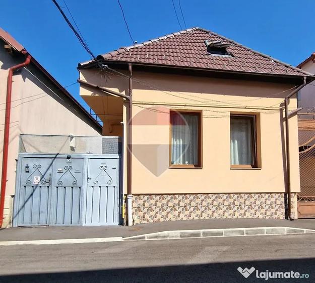 Apartament cu 2 camere decomandat în Brașovul Vechi