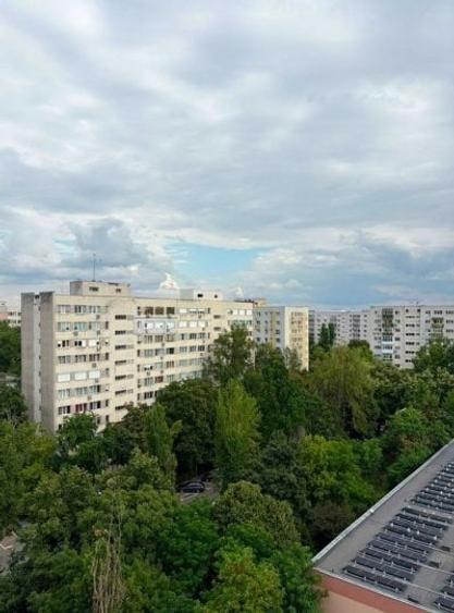 Apartament cu 3 camere semidecomandat, mobilat în Drumul Taberei