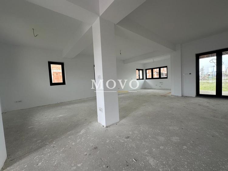 Casă individuală cu 4 camere cu Canalizare în Săcălaz