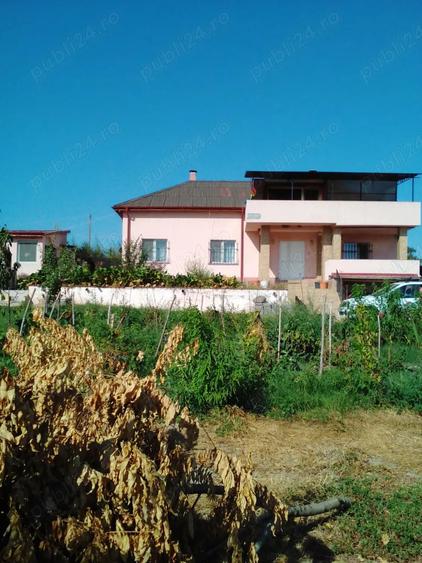 Casă cu Teren 2000 Mp în Capidava