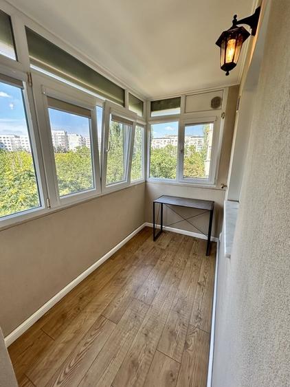 Apartament cu 3 camere semidecomandat în Gorjului