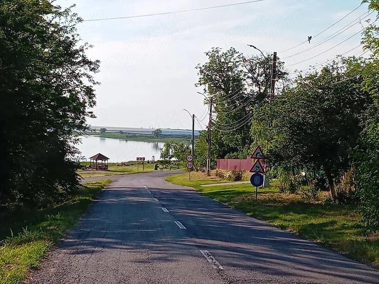 Teren de 739 mp, în Boșneagu