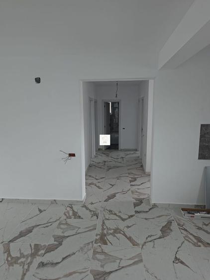 Casă individuală cu 4 camere cu Canalizare în Crevedia