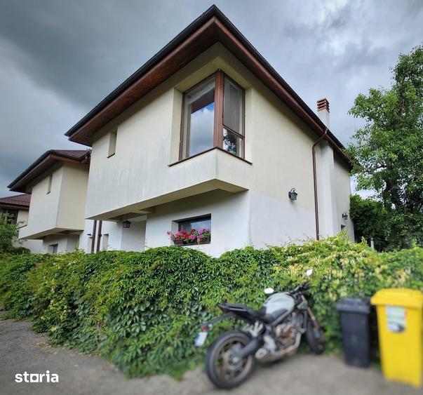 Casă cu 4 camere cu Teren 156 Mp în Mogoșoaia