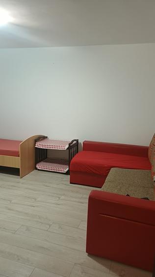 Apartament cu 3 camere decomandat în Exterior Vest