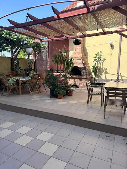 Casă cu 4 camere în Central