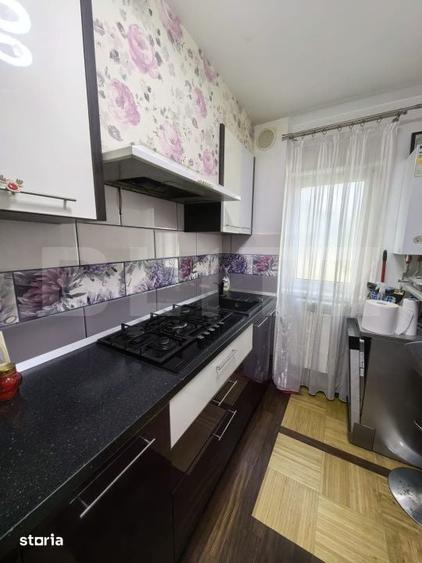 Apartament cu 3 camere semidecomandat, mobilat în Dacia