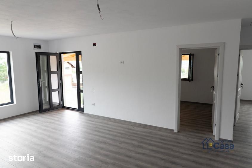 Casă cu 3 camere cu Teren 700 Mp în Piscani