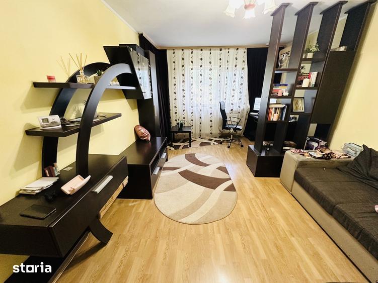 Apartament cu 2 camere decomandat în Nicolina