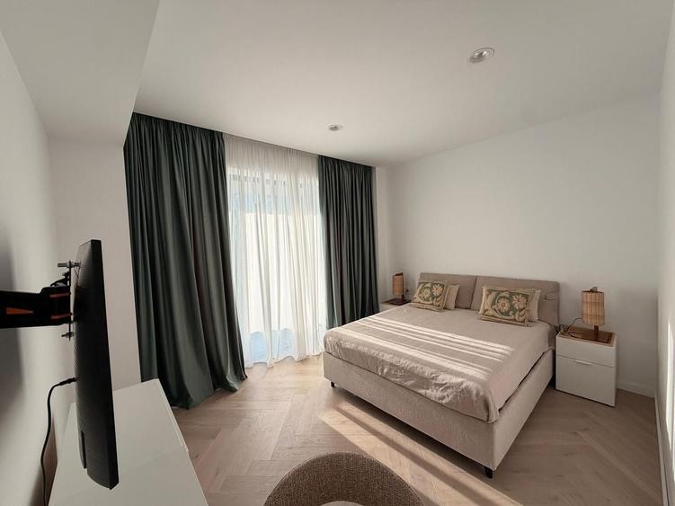 Apartament cu 3 camere decomandat, mobilat în Iancu Nicolae