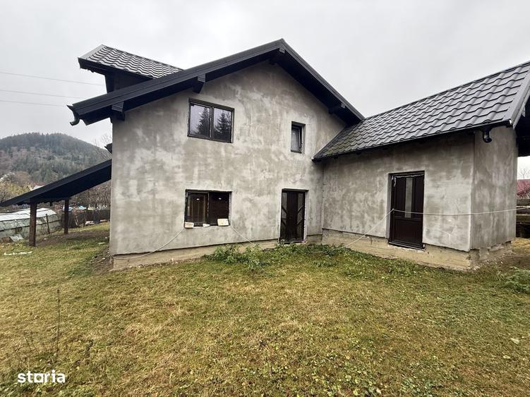 Casă cu 4 camere în Central