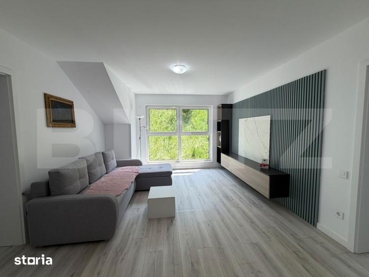 Casă cu 6 camere cu Teren 1875 Mp în Luna