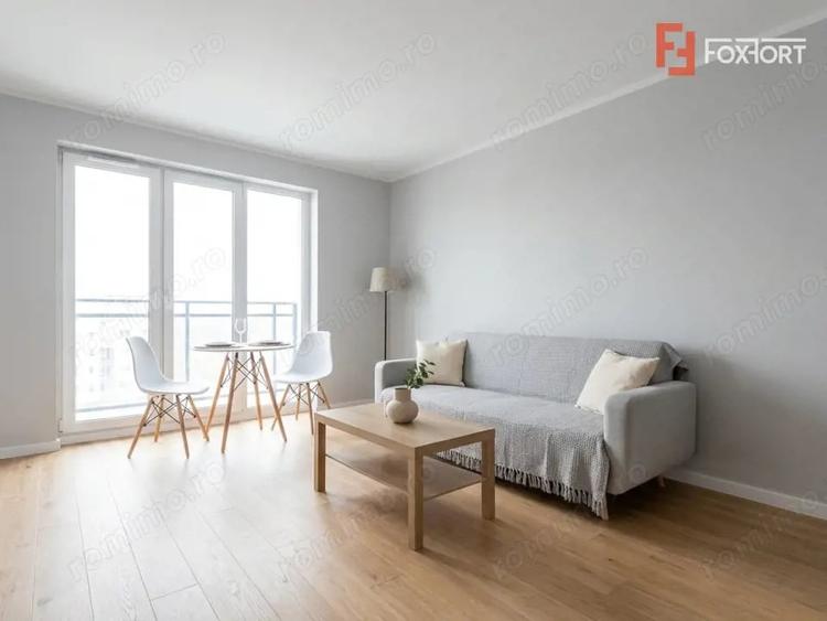 Apartament cu 3 camere decomandat în Plopi