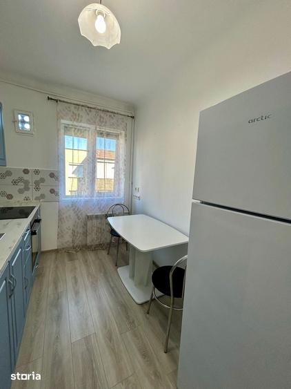 Apartament cu 2 camere semidecomandat în Central