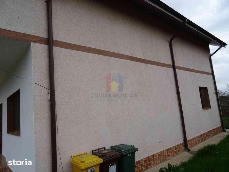 Casă cu 5 camere cu Teren 700 Mp în Radu Negru