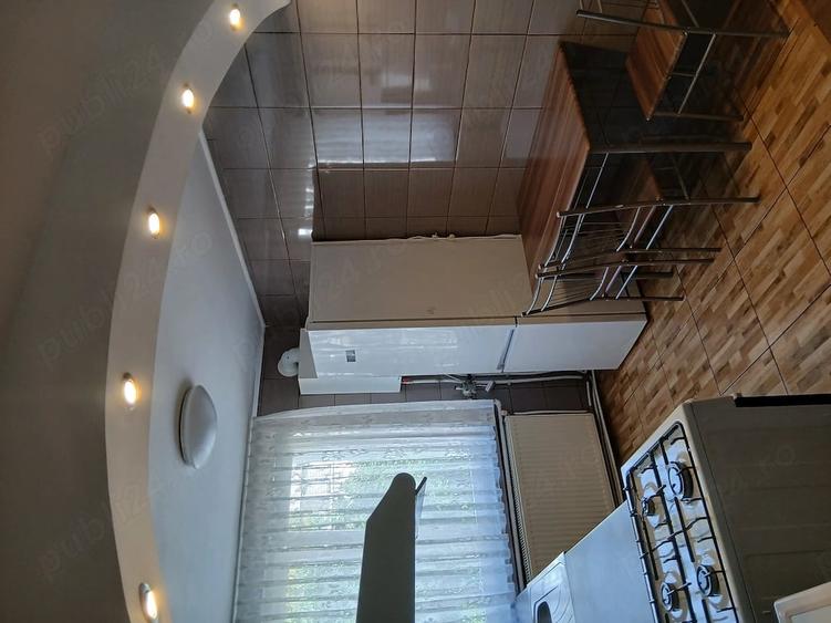 Apartament cu 2 camere decomandat în Precista