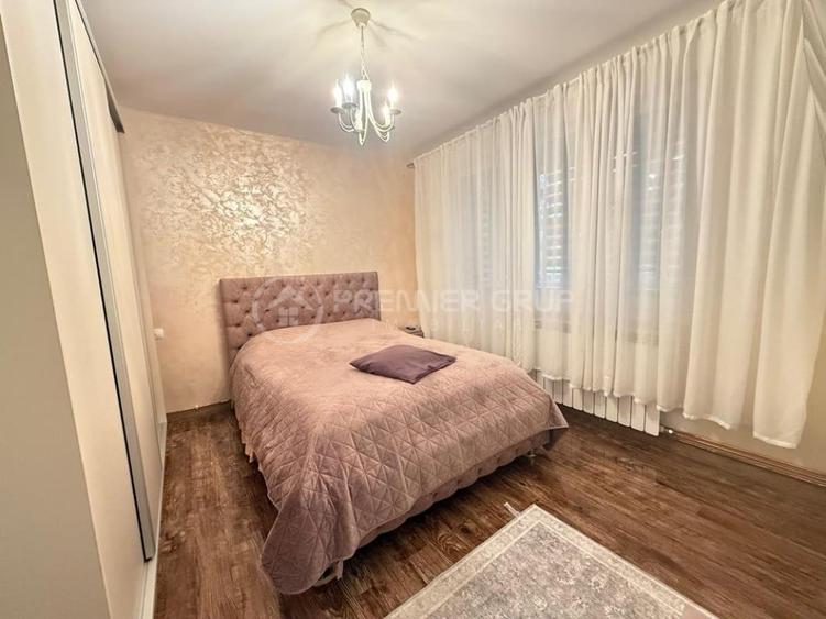 Apartament cu 3 camere în Podu Roș