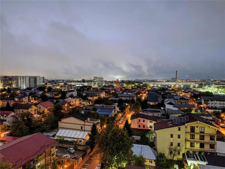 Garsonieră decomandată în Titan
