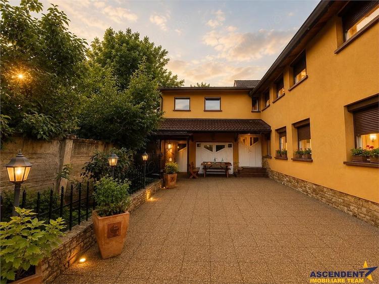 Casă cu Teren 343 Mp în Florilor