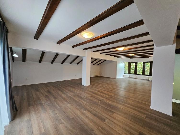 Casă individuală cu 5 camere cu Canalizare în Tunari