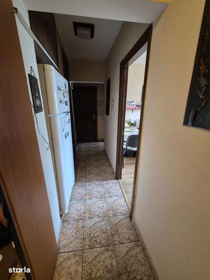 Apartament cu 3 camere decomandat în Grivița