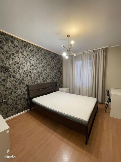 Apartament cu 3 camere decomandat în Romană