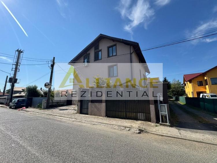 Casă individuală cu 7 camere decomandat cu Canalizare în Central