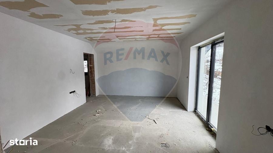Casa noua, premium, cu panorama superba asupra ora?ului - 12