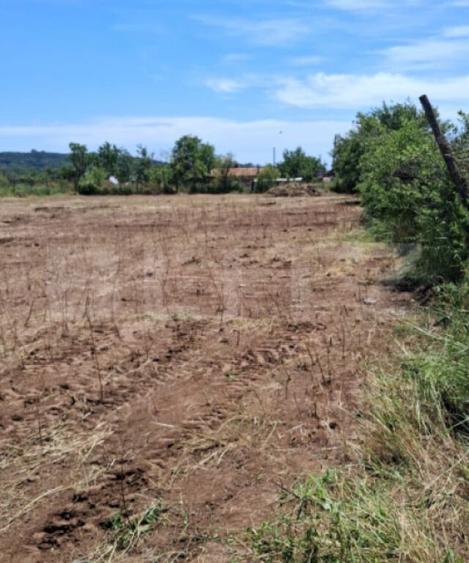 Teren intravilan 2.531 mp, dubla deschidere 2 strazi, util - 1