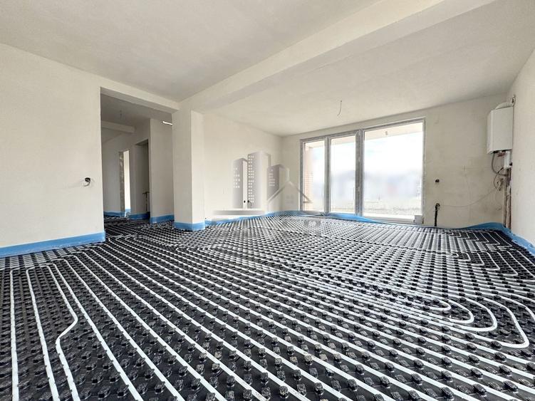 Duplex cu 5 camere cu Canalizare în Chinteni