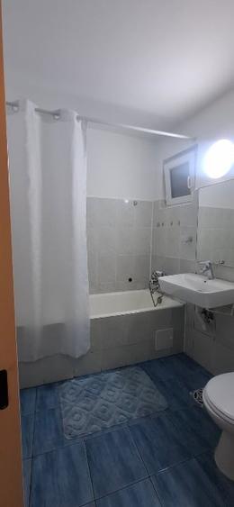 Apartament cu 3 camere decomandat, mobilat în Rahova