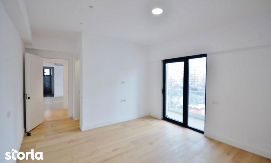 Apartament cu 5 camere în Gara de Nord