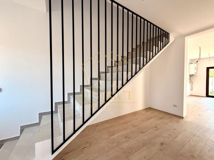Duplex cu 4 camere cu Canalizare în Moșnița Veche