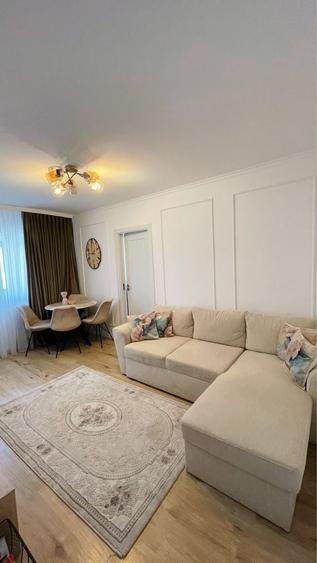 Apartament cu 3 camere semidecomandat în Alexandru cel Bun