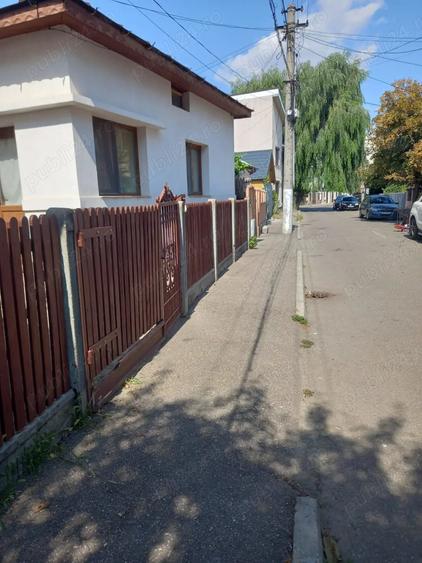 Casă cu 3 camere cu Teren 200 Mp în 23 August