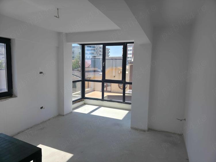 Apartament cu 2 camere decomandat în Tomis Plus