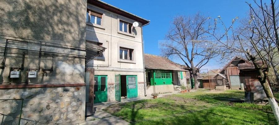 Casă individuală cu 7 camere cu Garaj în Sebeș
