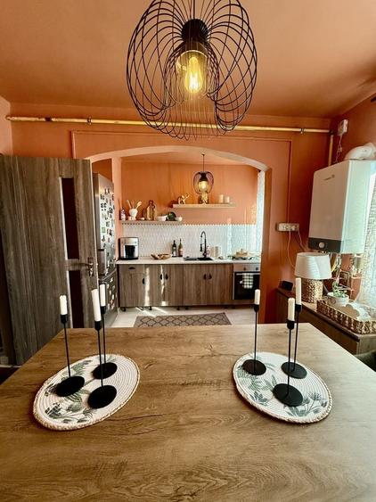 Apartament cu 3 camere semidecomandat în Central