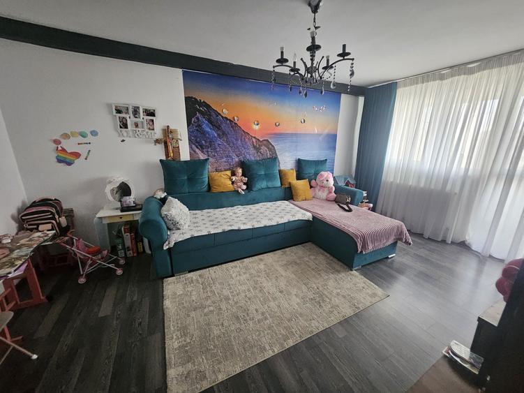 Apartament cu 2 camere decomandat în Exterior Vest