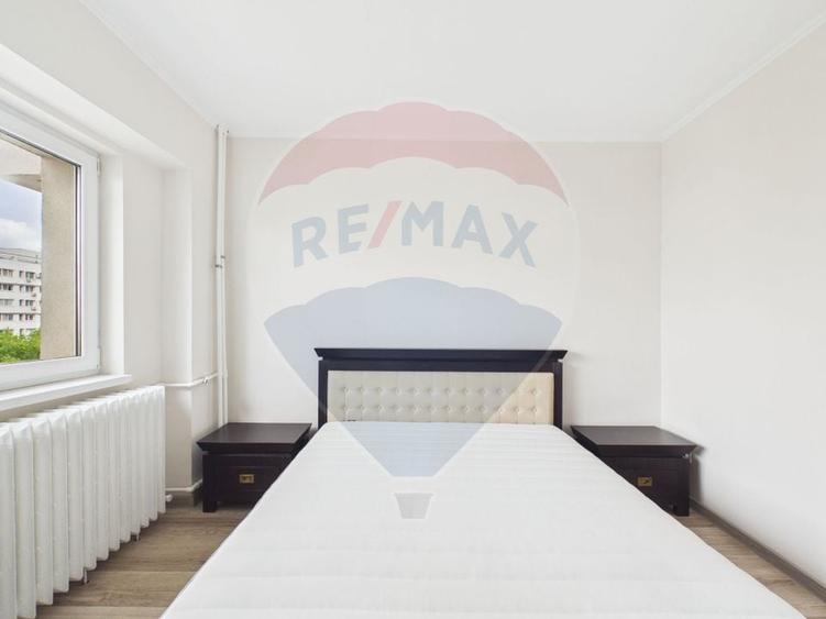 Apartament cu 3 camere decomandat, mobilat în Lujerului
