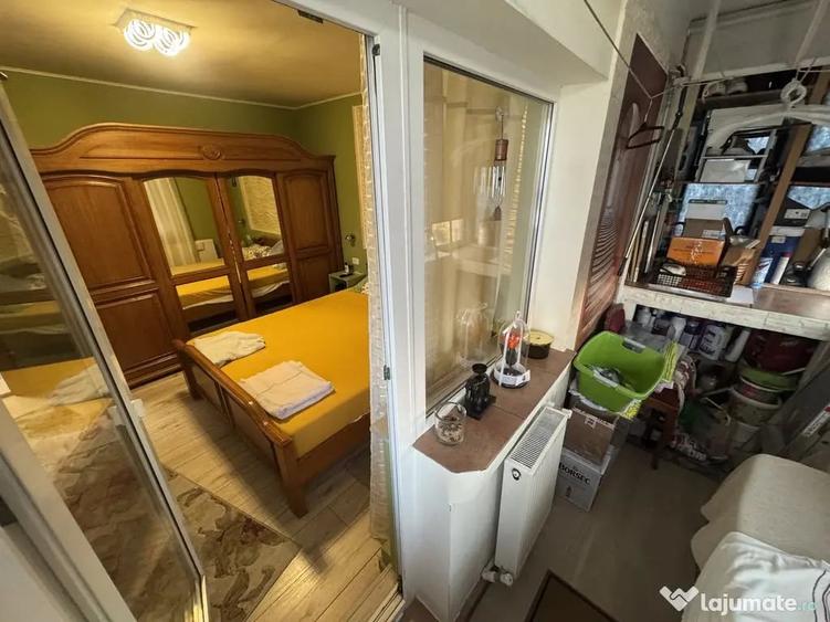 Apartament cu 4 camere decomandat în Central
