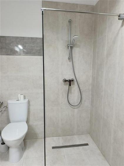 Duplex cu 5 camere cu Canalizare în Europa