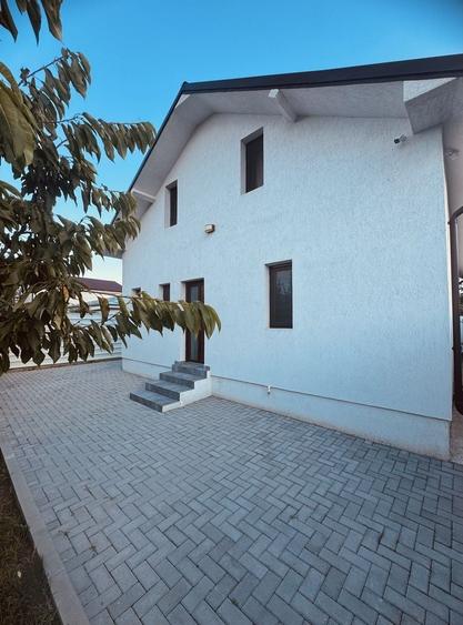 Casă cu 3 camere în Golești