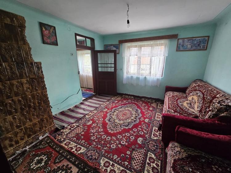Casă individuală cu 5 camere cu Teren 1615 Mp în Pietroșani