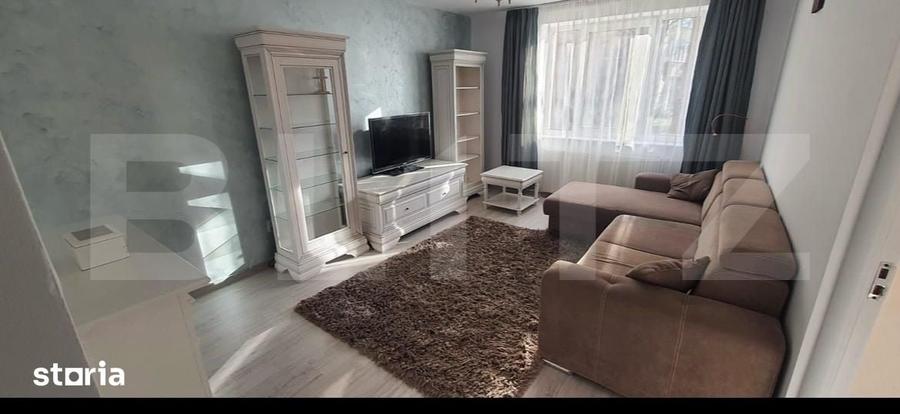 Apartament cu 3 camere semidecomandat în Central
