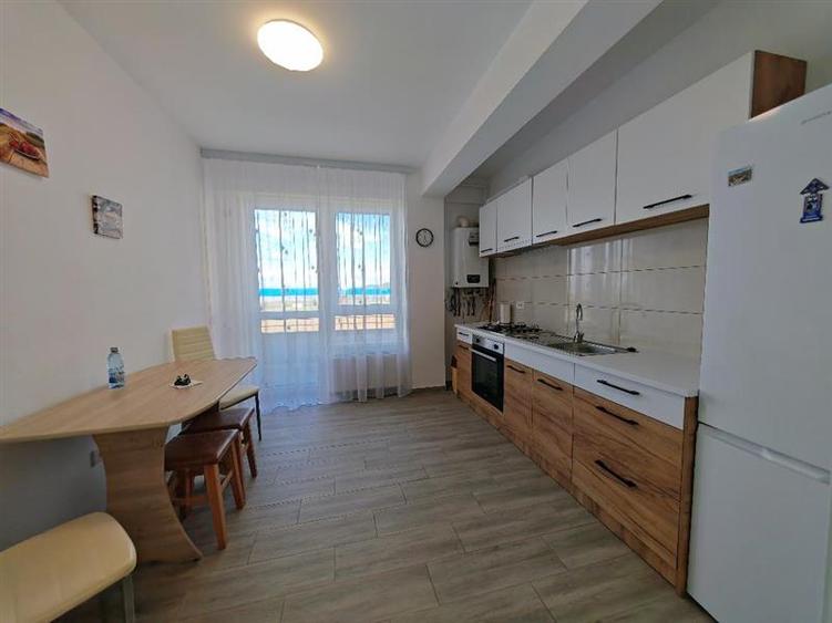 Apartament cu 2 camere decomandat, mobilat în Cristian