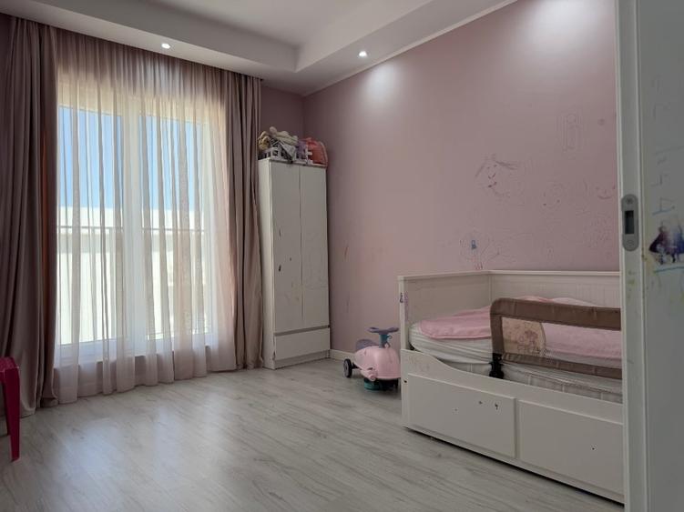 Apartament cu 3 camere decomandat, mobilat în Ștefăneștii de Jos