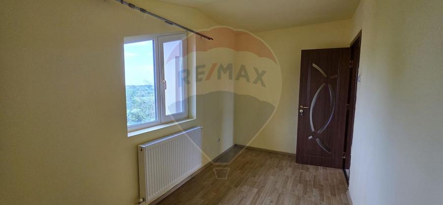 Casă individuală cu 4 camere cu Teren 445 Mp în Valea Voievozilor