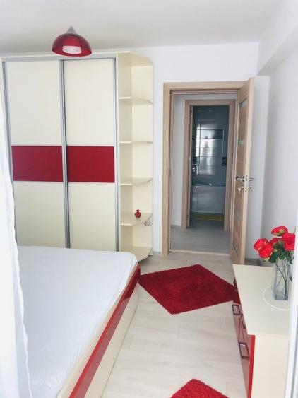 Apartament cu 3 camere decomandat, mobilat în Capitol